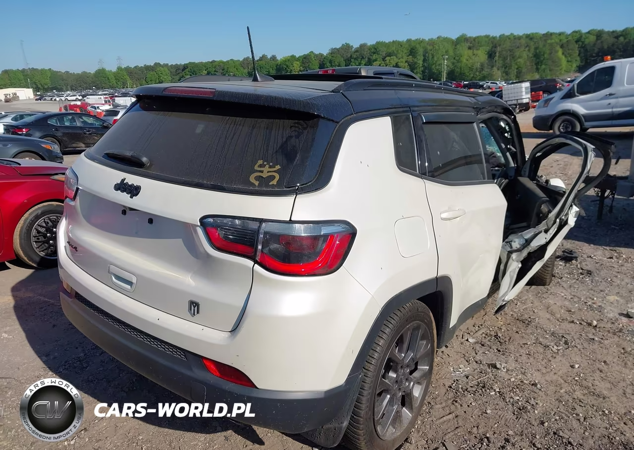 2019 Jeep Compass High Altitude 4X4 VIN:3C4NJDCB3KT812034 - 4