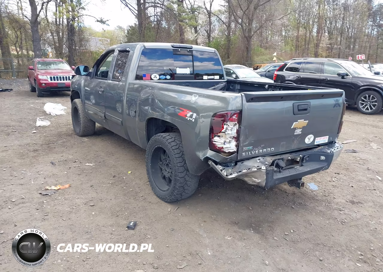 2011 Chevrolet Silverado 1500 Lt VIN:1GCRKSE37BZ180172 - 3