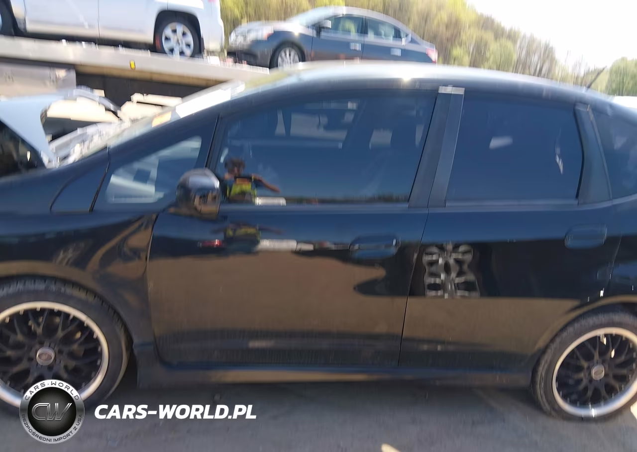 2010 Honda Fit Sport VIN:JHMGE8H41AC028202 - 14