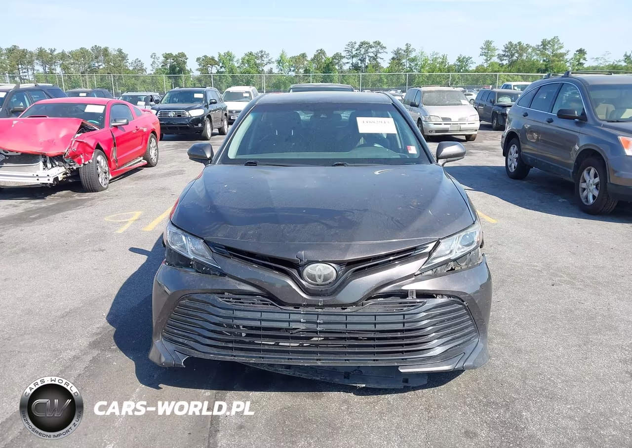 2018 Toyota Camry Le VIN:4T1B11HK4JU552382 - 12