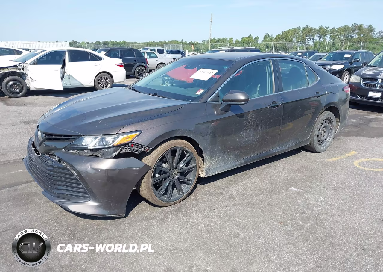 2018 Toyota Camry Le VIN:4T1B11HK4JU552382 - 2