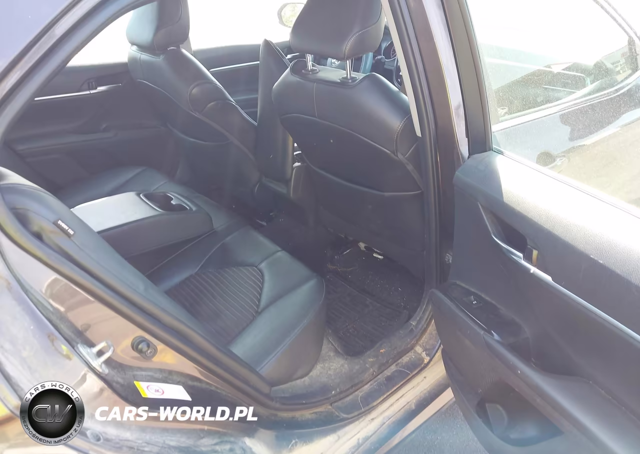 2018 Toyota Camry Le VIN:4T1B11HK4JU552382 - 8