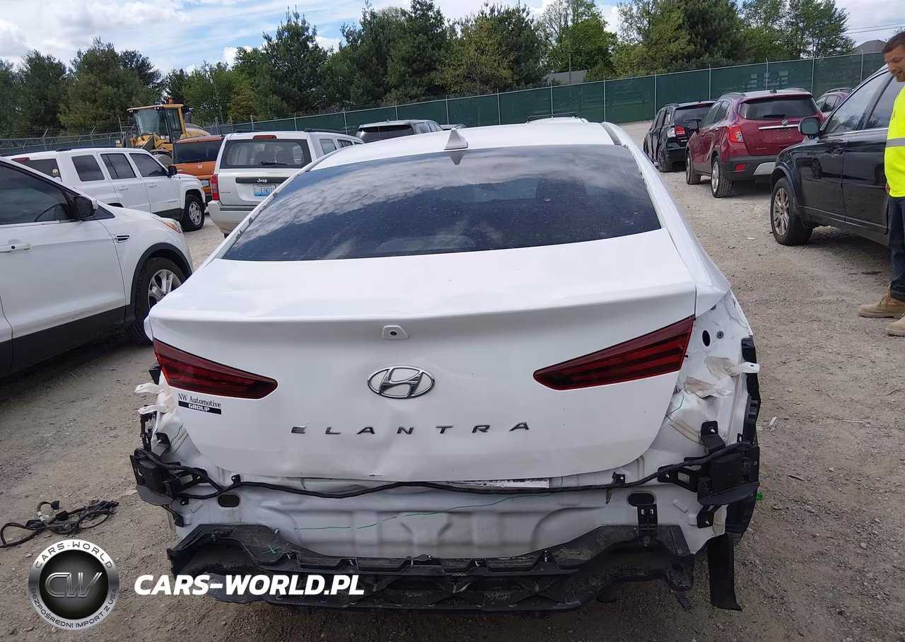 2019 Hyundai Elantra Sel VIN:5NPD84LF3KH473818 - 17