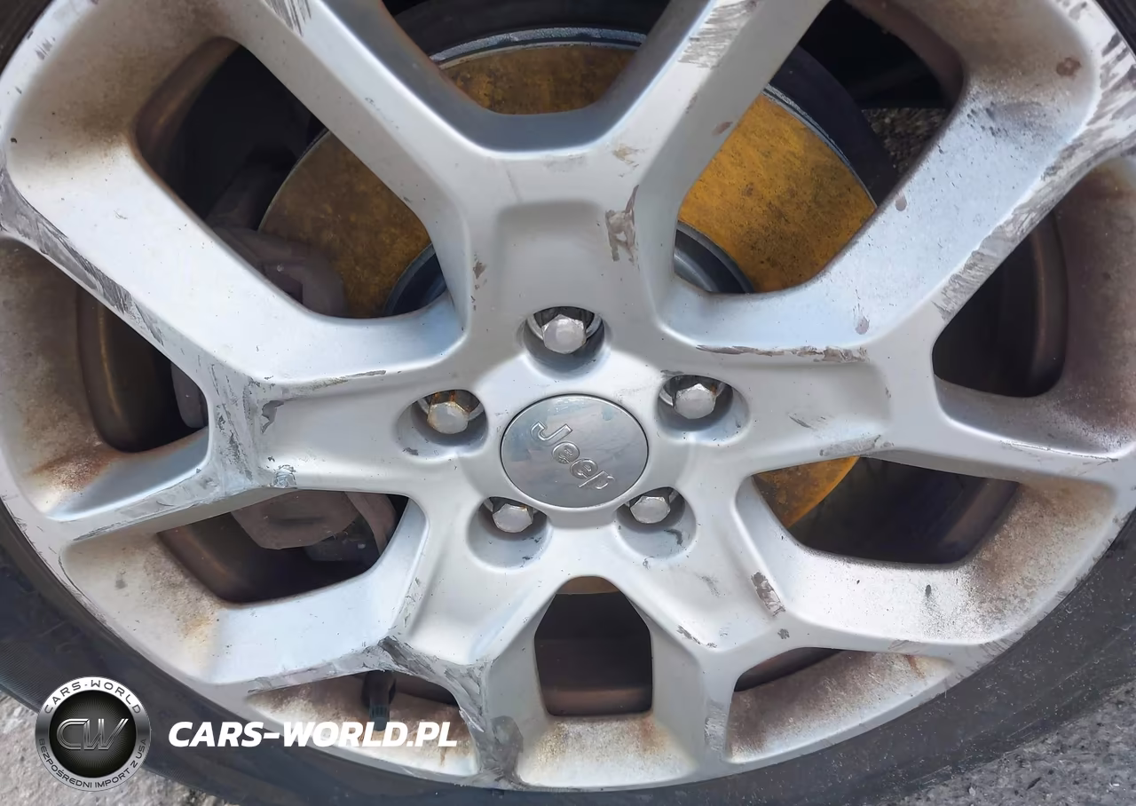 2017 Jeep Renegade Latitude 4X4 VIN:ZACCJBBB5HPE51970 - 12