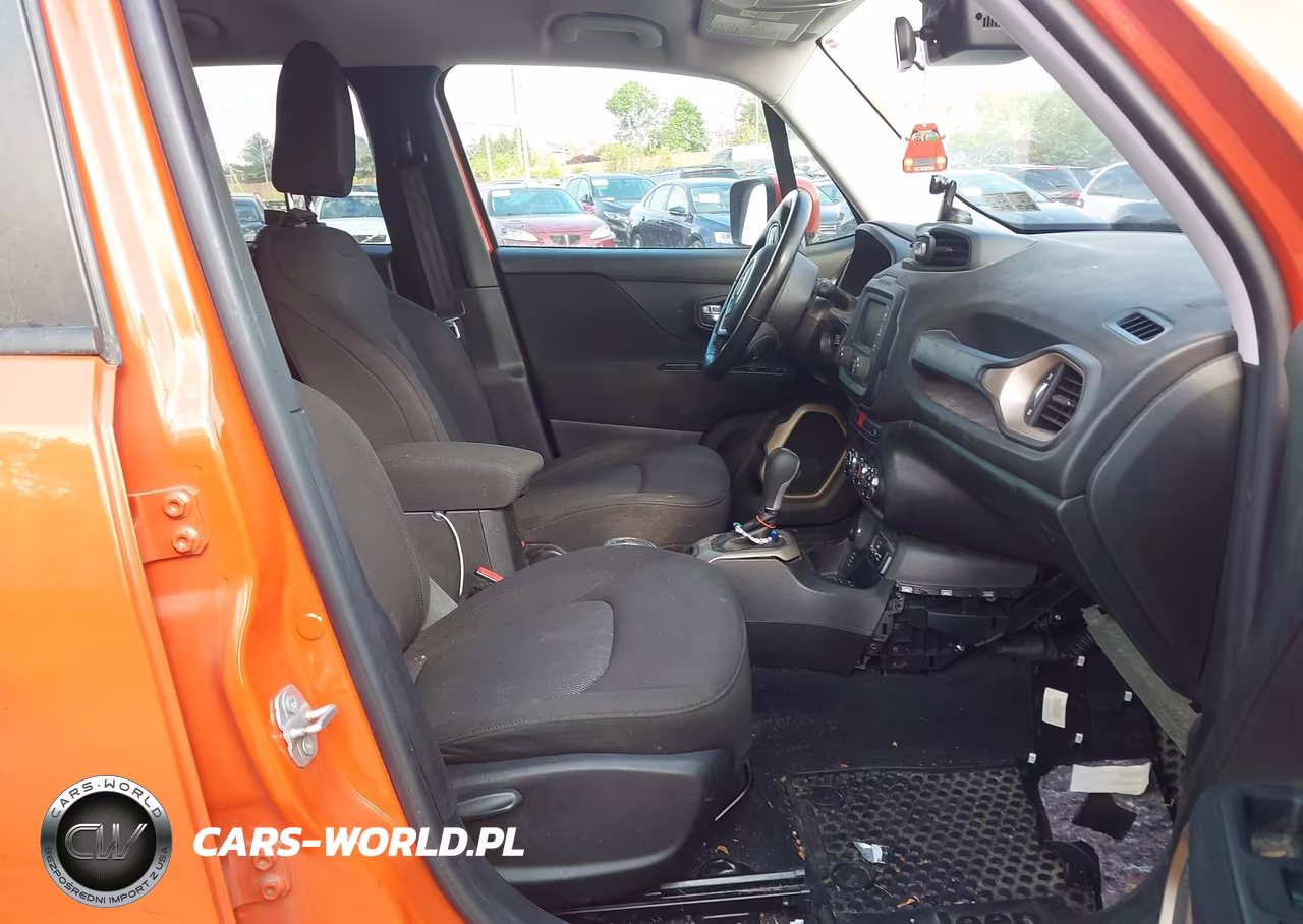 2017 Jeep Renegade Latitude 4X4 VIN:ZACCJBBB5HPE51970 - 5