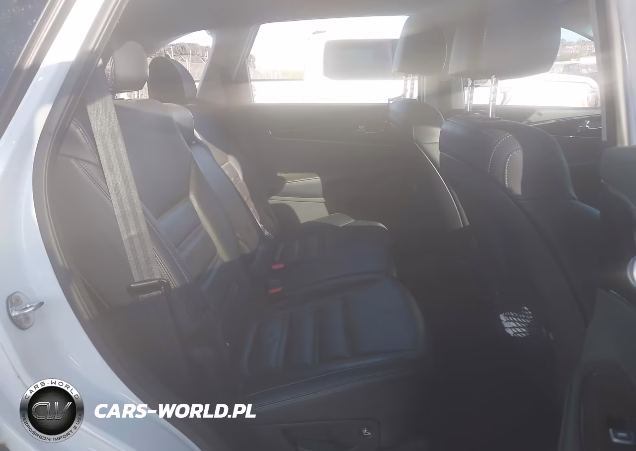 2020 Kia Sorento 3.3L Ex VIN:5XYPH4A56LG710981 - 8