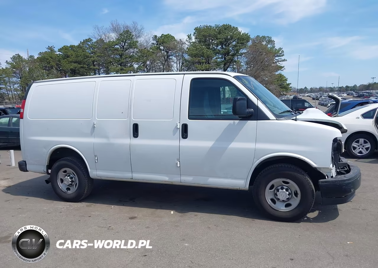 2017 Chevrolet Express 2500 Work Van VIN:1GCWGAFF1H1113632 - 13