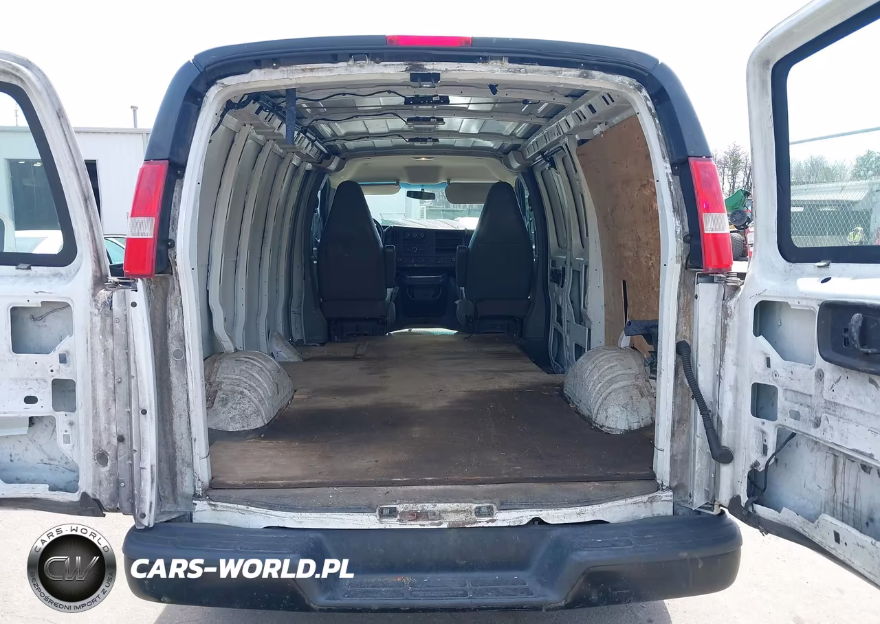 2017 Chevrolet Express 2500 Work Van VIN:1GCWGAFF1H1113632 - 17