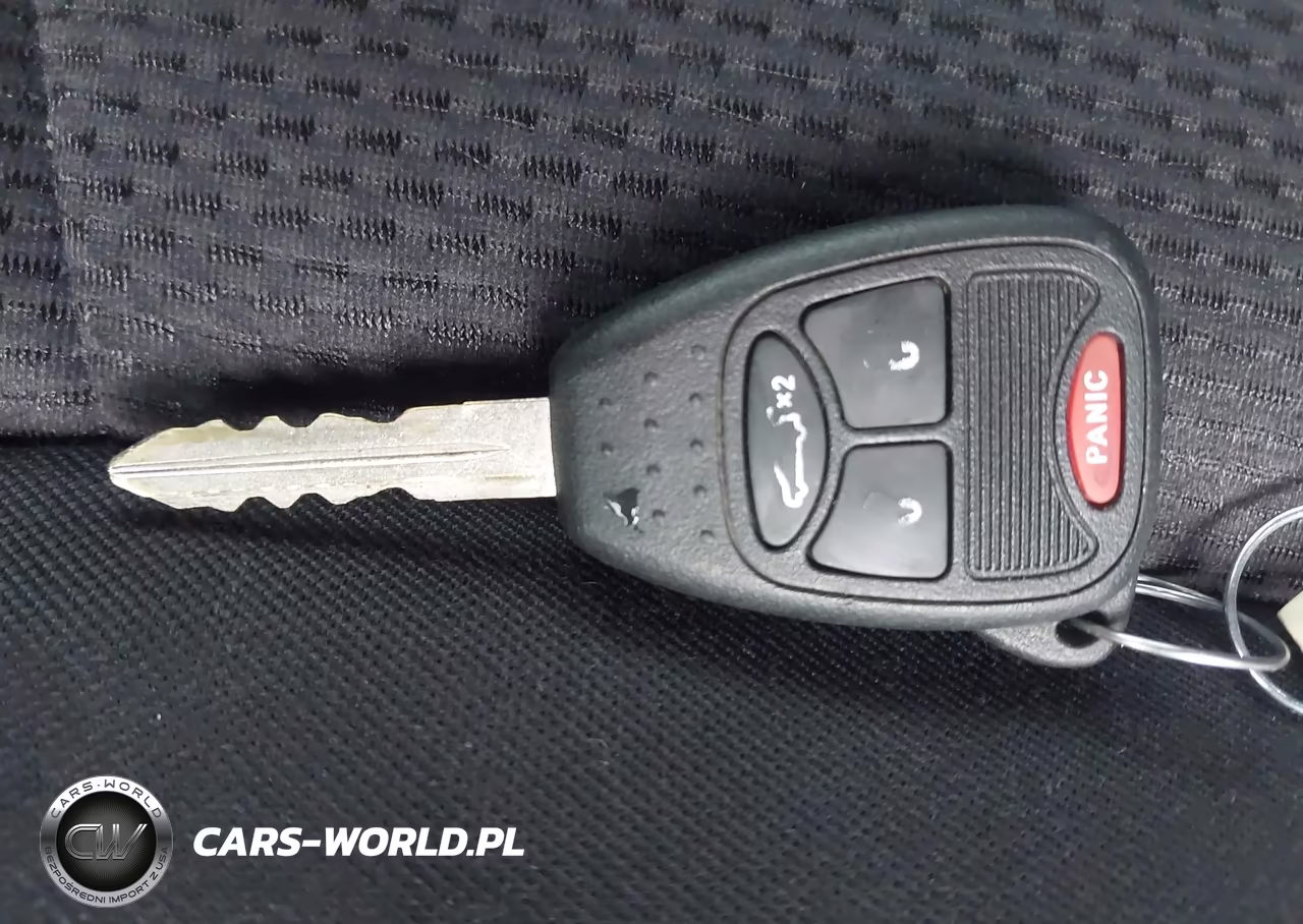 2013 Chrysler 200 Touring VIN:1C3CCBBB6DN597540 - 11