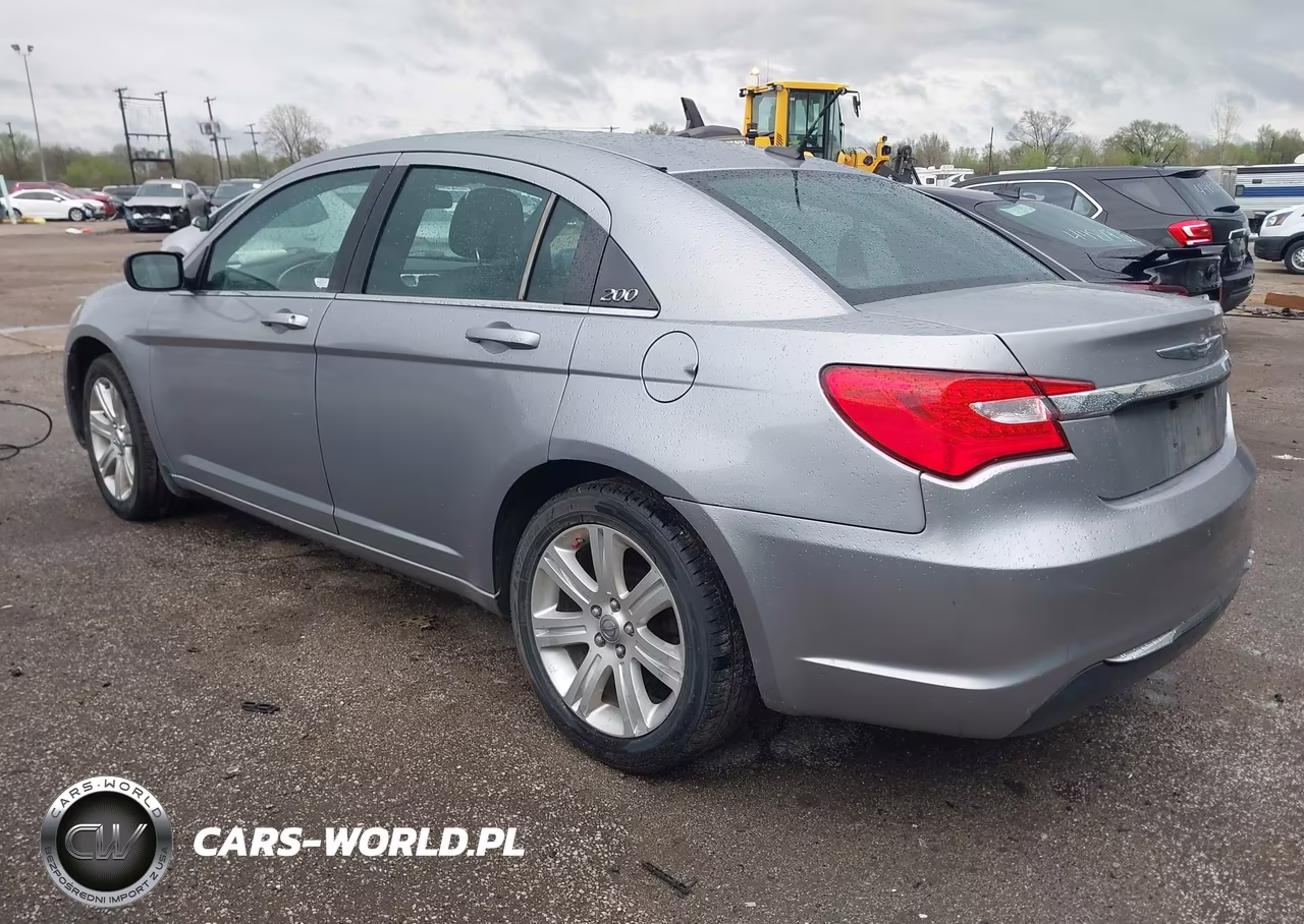 2013 Chrysler 200 Touring VIN:1C3CCBBB6DN597540 - 3
