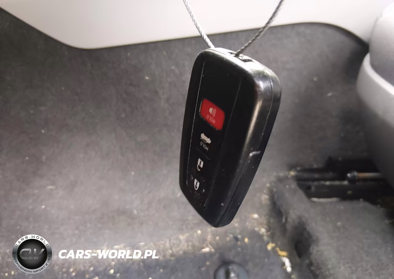 2020 Toyota Camry Le Hybrid VIN:4T1C31AK5LU524926 - 11