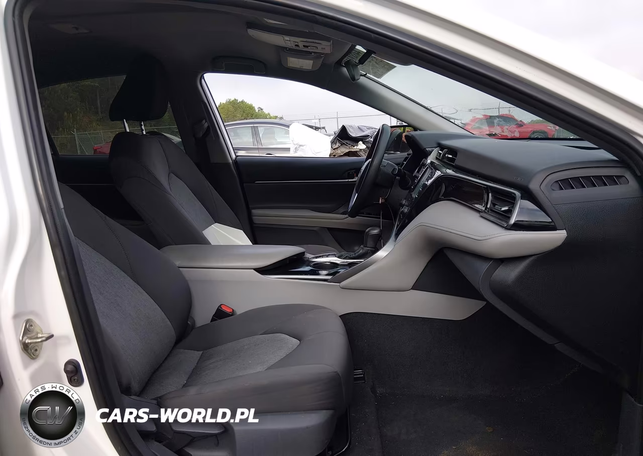 2020 Toyota Camry Le Hybrid VIN:4T1C31AK5LU524926 - 5