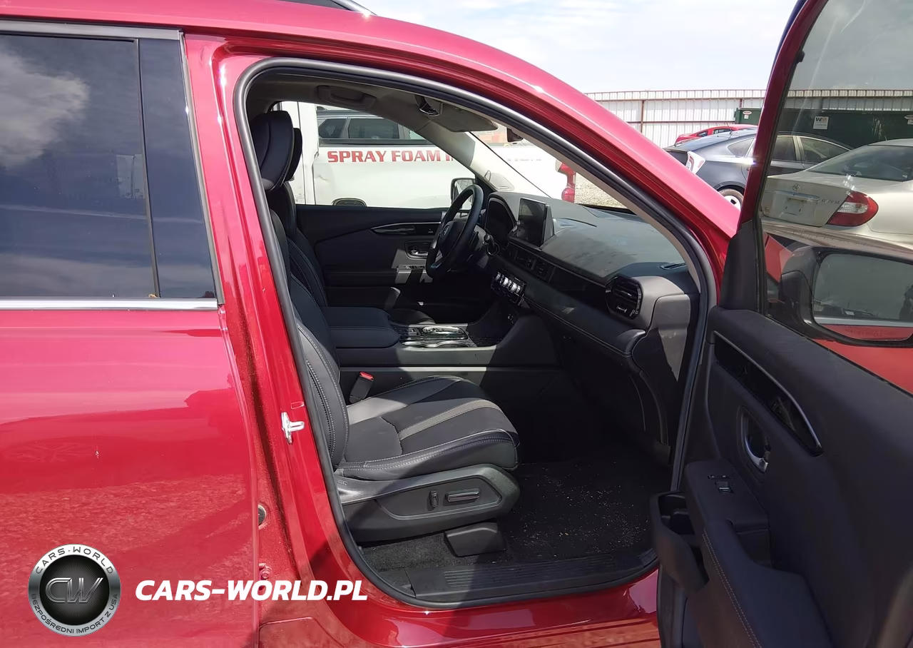 2025 Honda Pilot Touring VIN:5FNYG2H7XSB035774 - 5