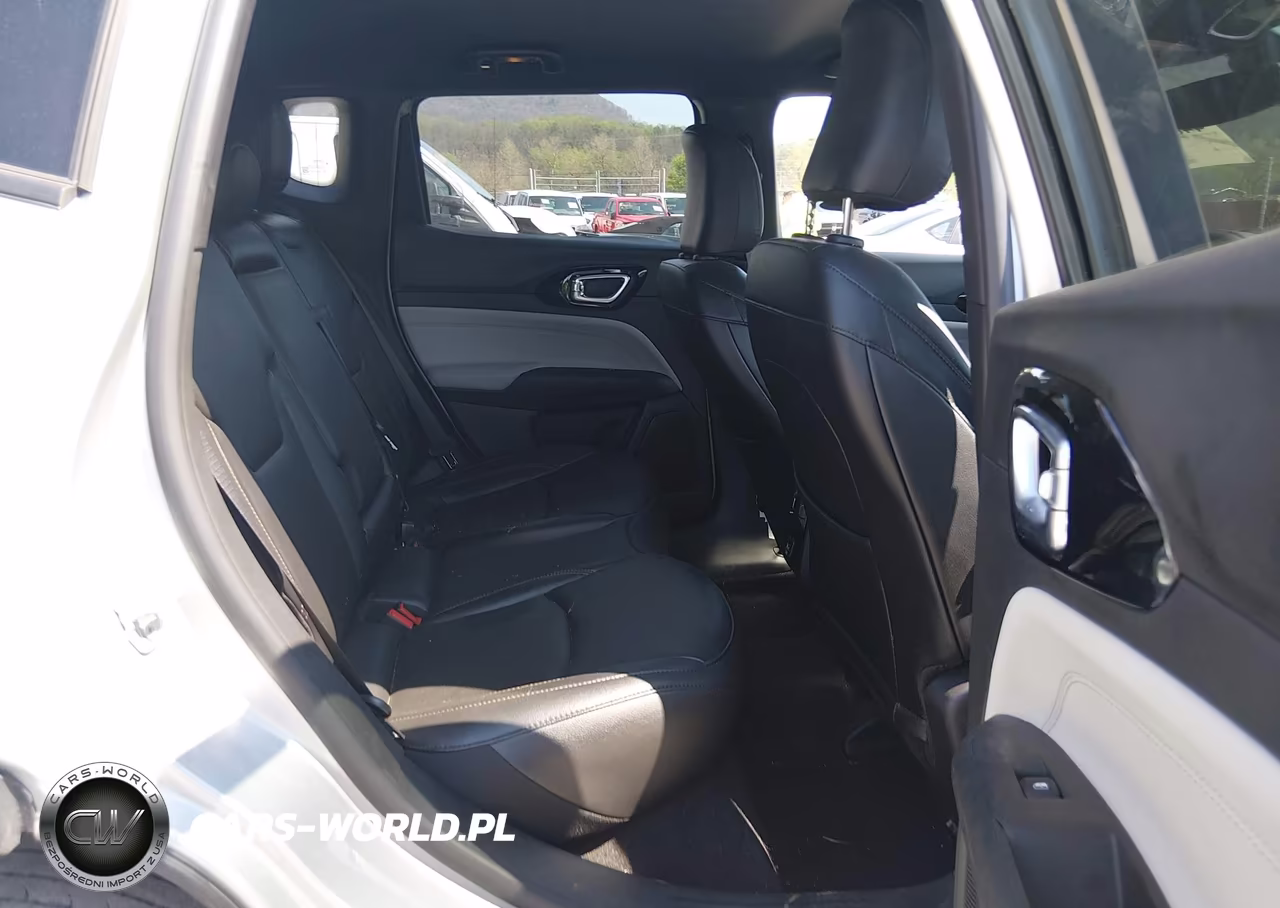2024 Jeep Compass Limited 4X4 VIN:3C4NJDCN9RT158757 - 8