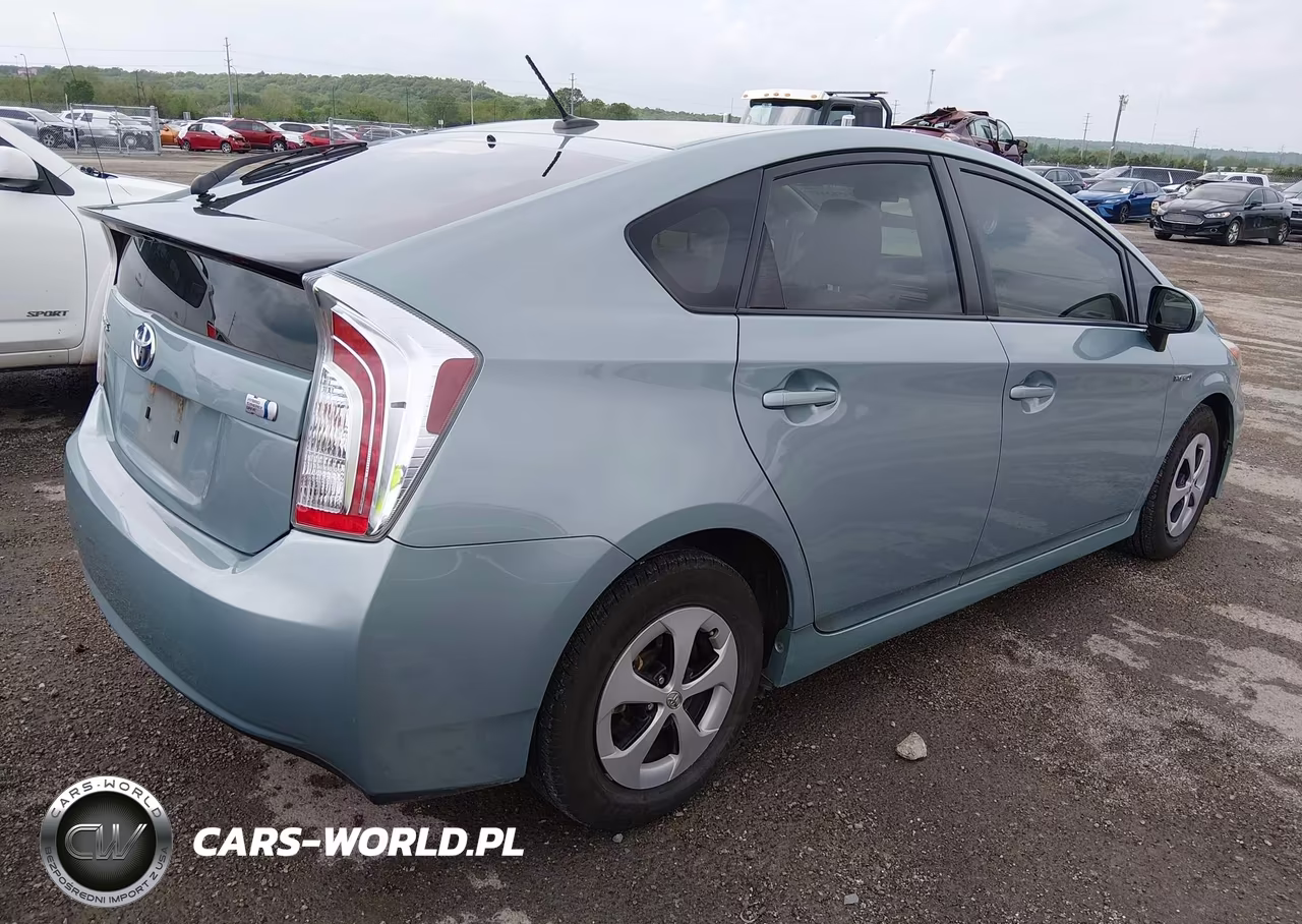 2012 Toyota Prius Three VIN:JTDKN3DU1C1596341 - 4