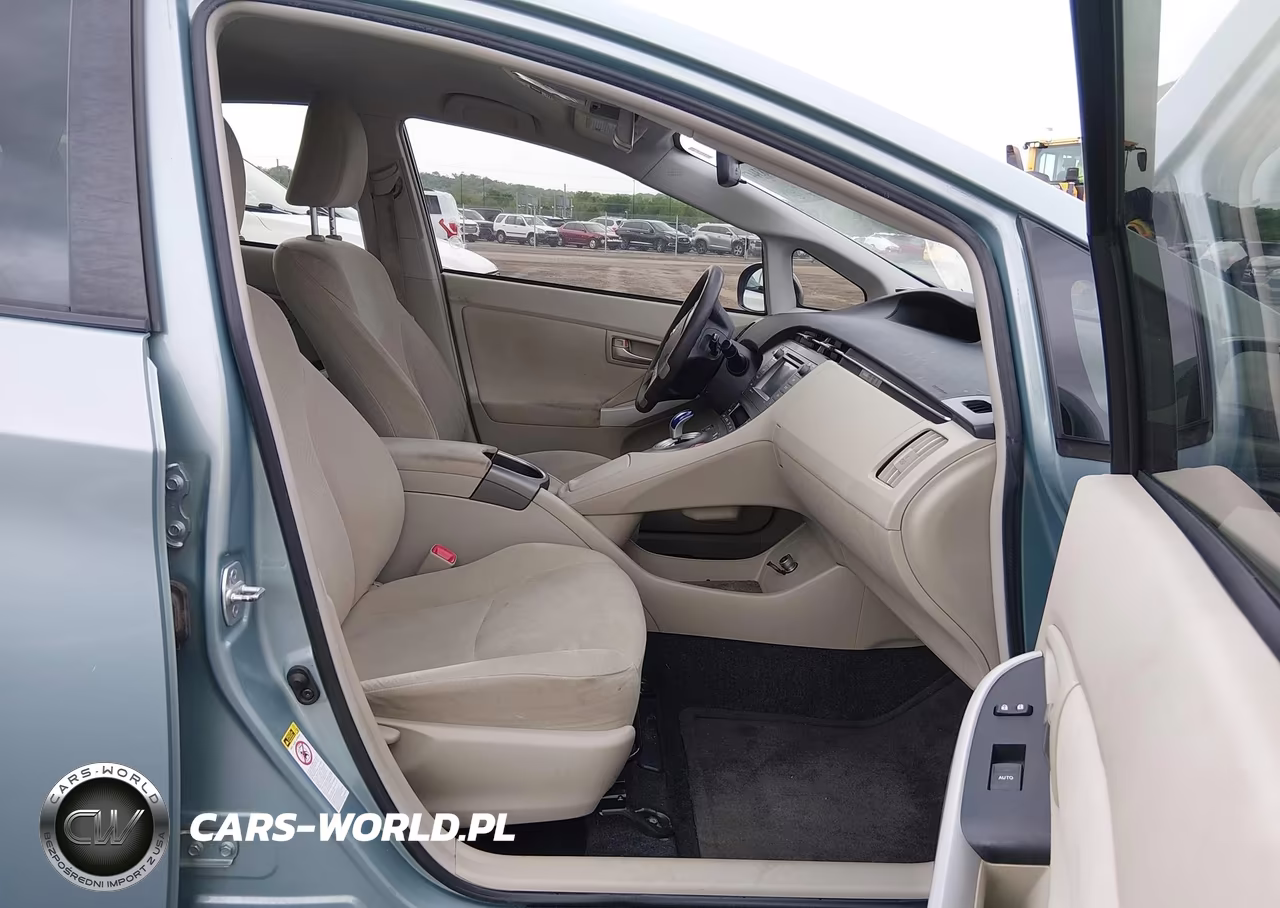 2012 Toyota Prius Three VIN:JTDKN3DU1C1596341 - 5