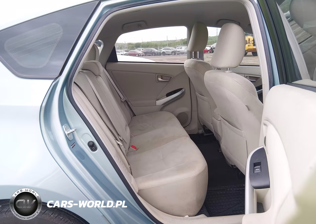 2012 Toyota Prius Three VIN:JTDKN3DU1C1596341 - 8