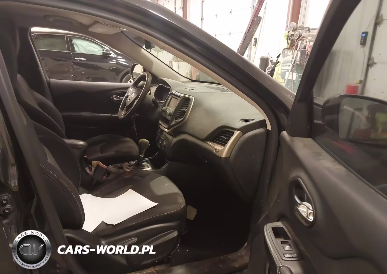 2014 Jeep Cherokee Sport VIN:1C4PJLAB9EW112443 - 5