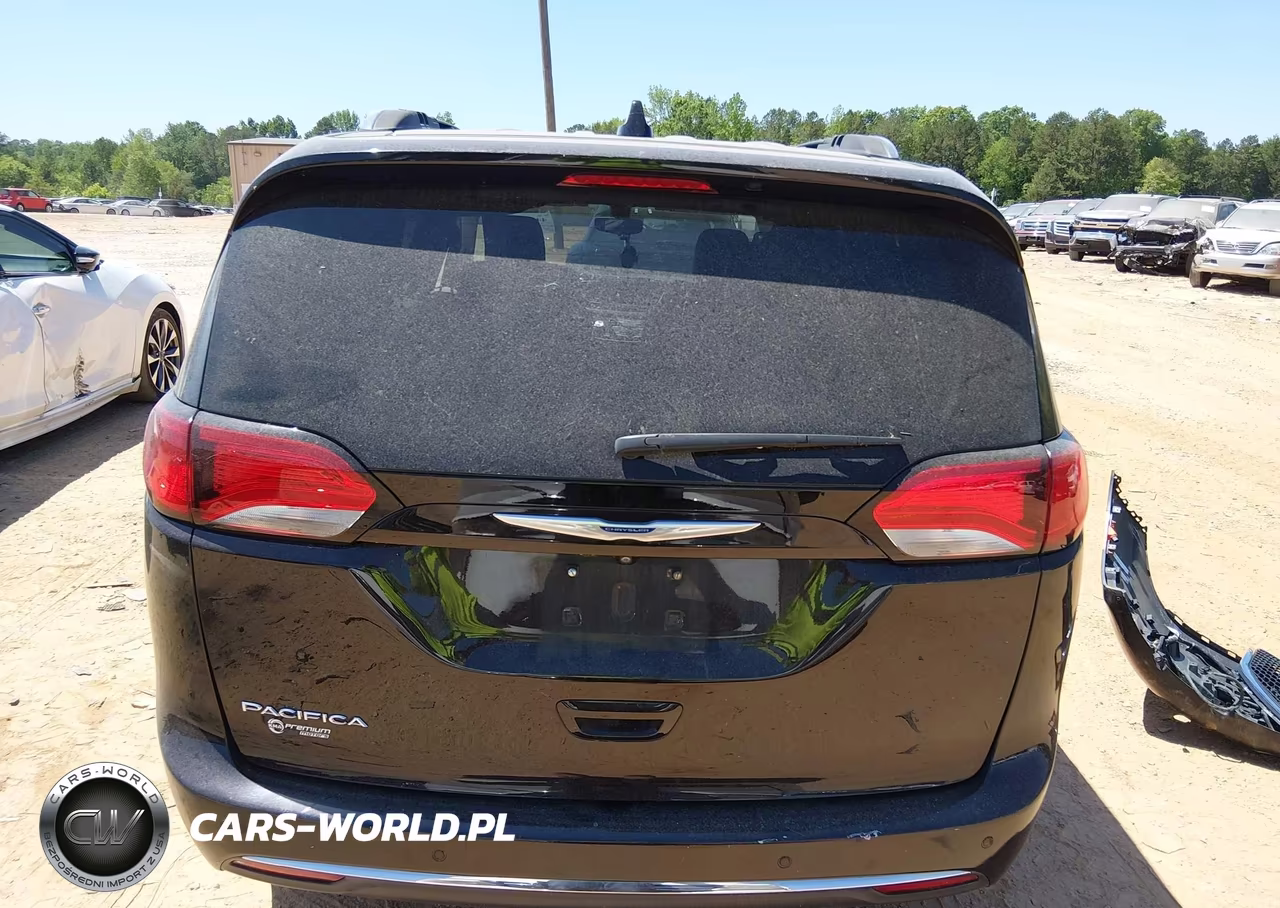2018 Chrysler Pacifica Touring L VIN:2C4RC1BG0JR353599 - 16