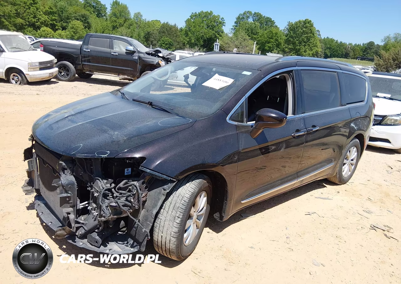 2018 Chrysler Pacifica Touring L VIN:2C4RC1BG0JR353599 - 2