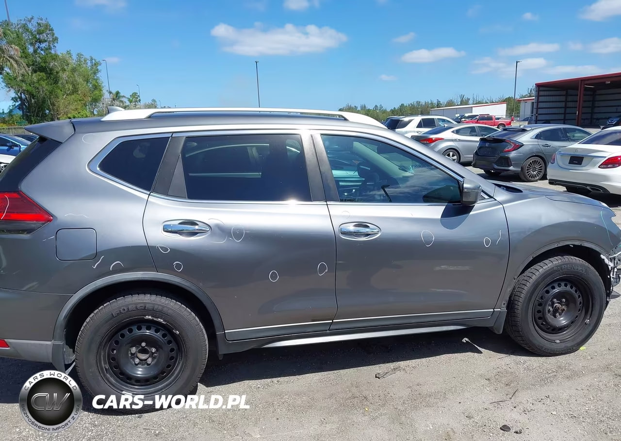 2017 Nissan Rogue S VIN:KNMAT2MT1HP582303 - 13