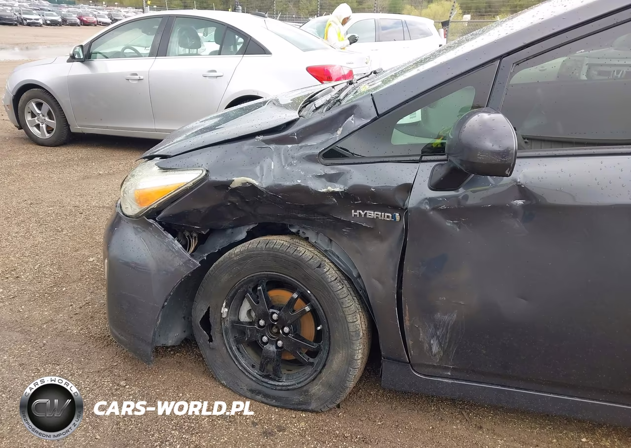 2012 Toyota Prius Two VIN:JTDKN3DU3C1594834 - 6