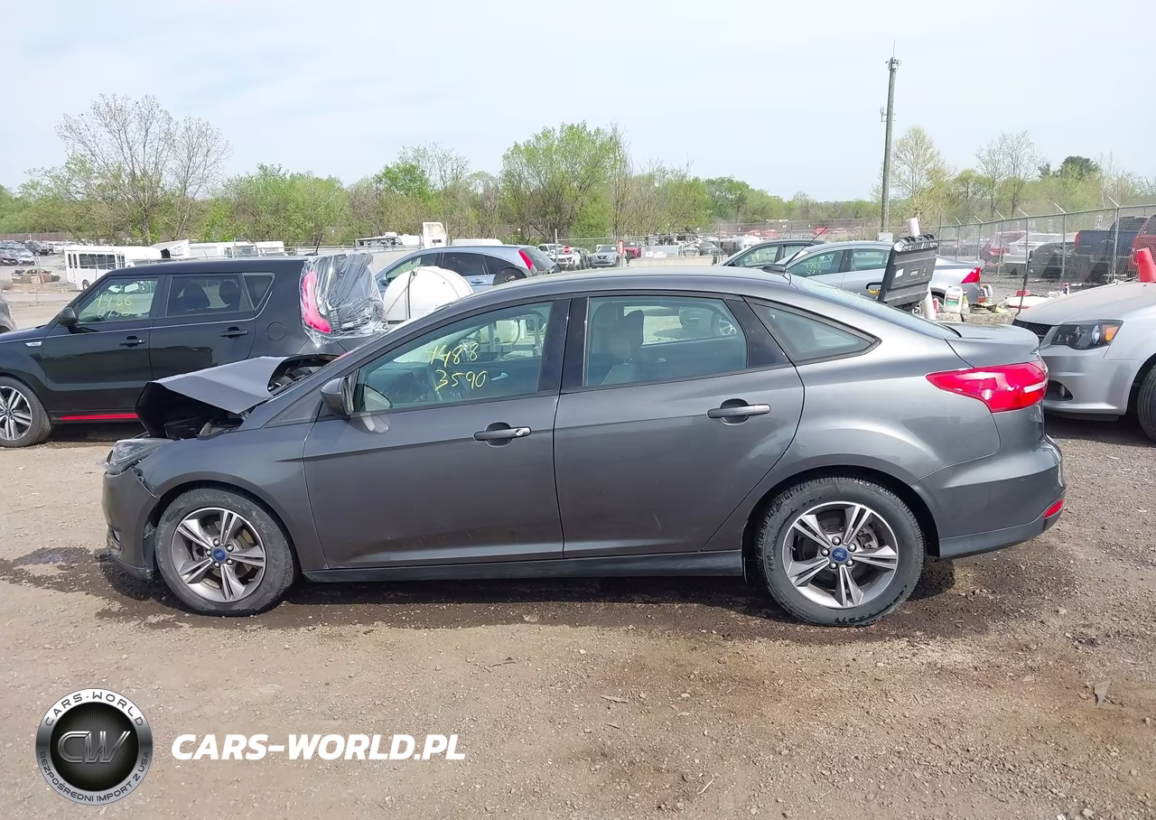 2018 Ford Focus Se VIN:1FADP3FE5JL219785 - 14