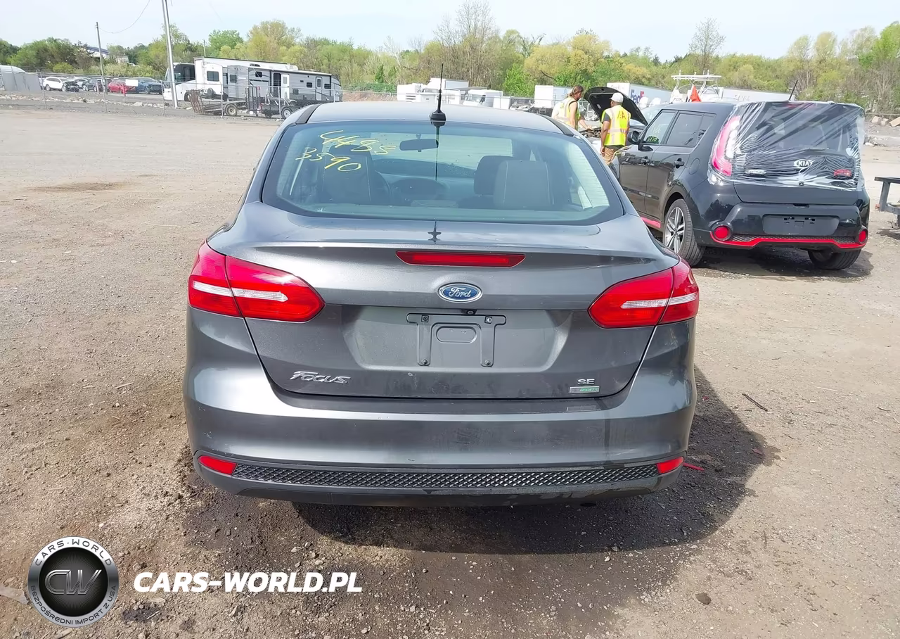 2018 Ford Focus Se VIN:1FADP3FE5JL219785 - 16