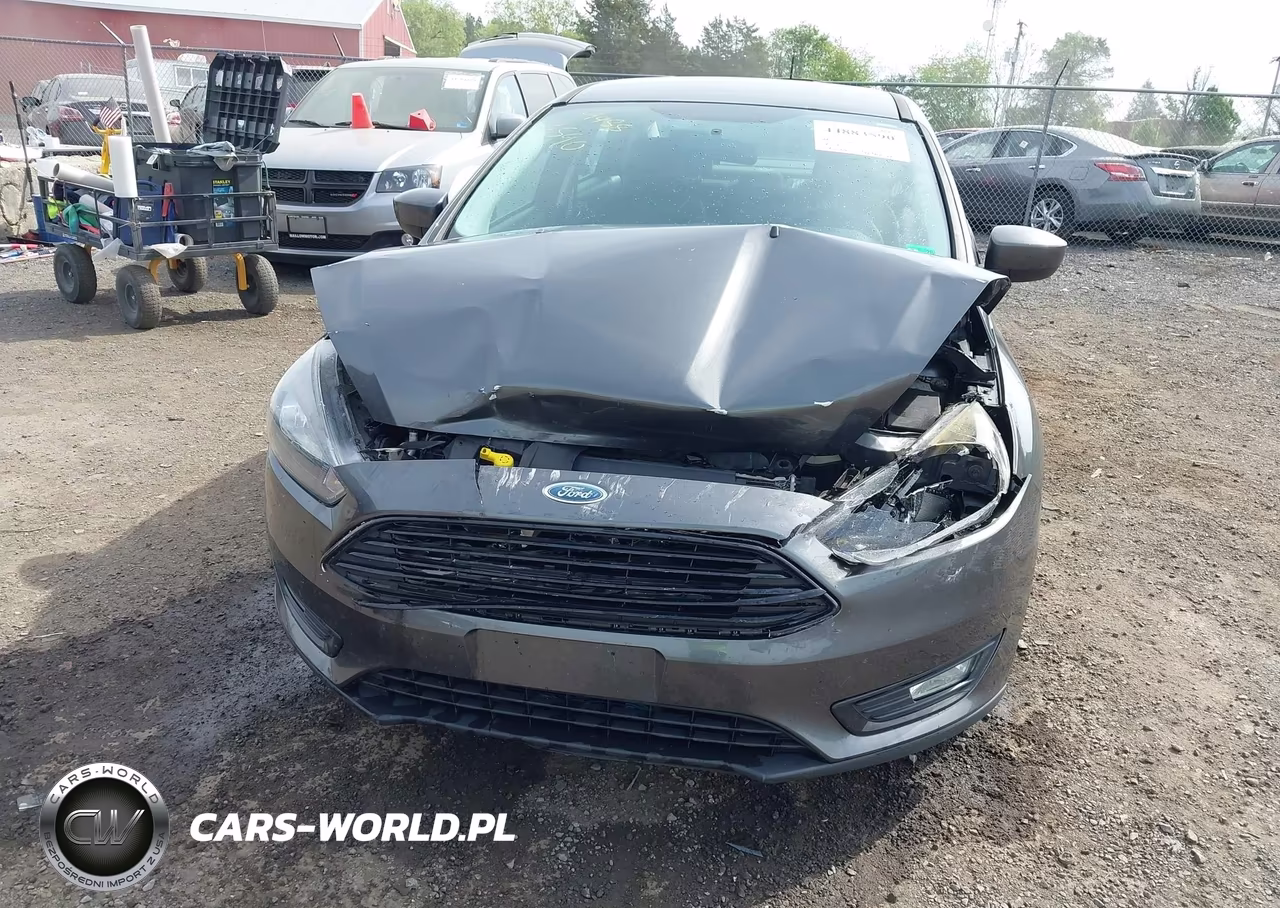 2018 Ford Focus Se VIN:1FADP3FE5JL219785 - 6