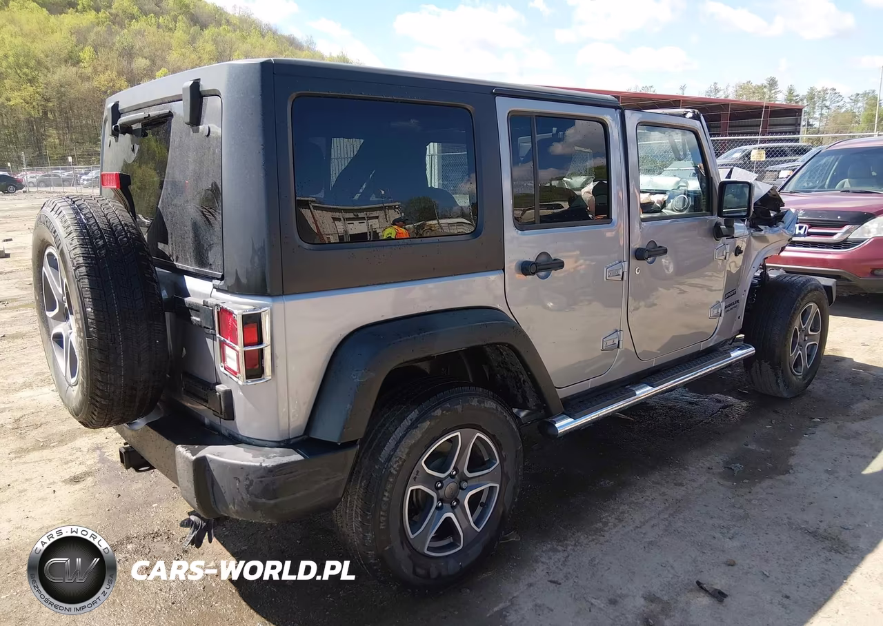 2017 Jeep Wrangler Unlimited Sport 4X4 VIN:1C4BJWDGXHL576852 - 4