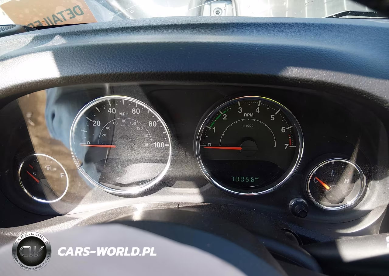 2017 Jeep Wrangler Unlimited Sport 4X4 VIN:1C4BJWDGXHL576852 - 7
