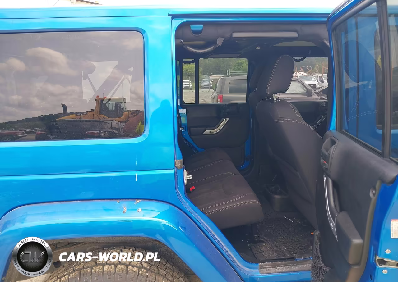 2015 Jeep Wrangler Unlimited Sahara VIN:1C4BJWEG4FL572257 - 8