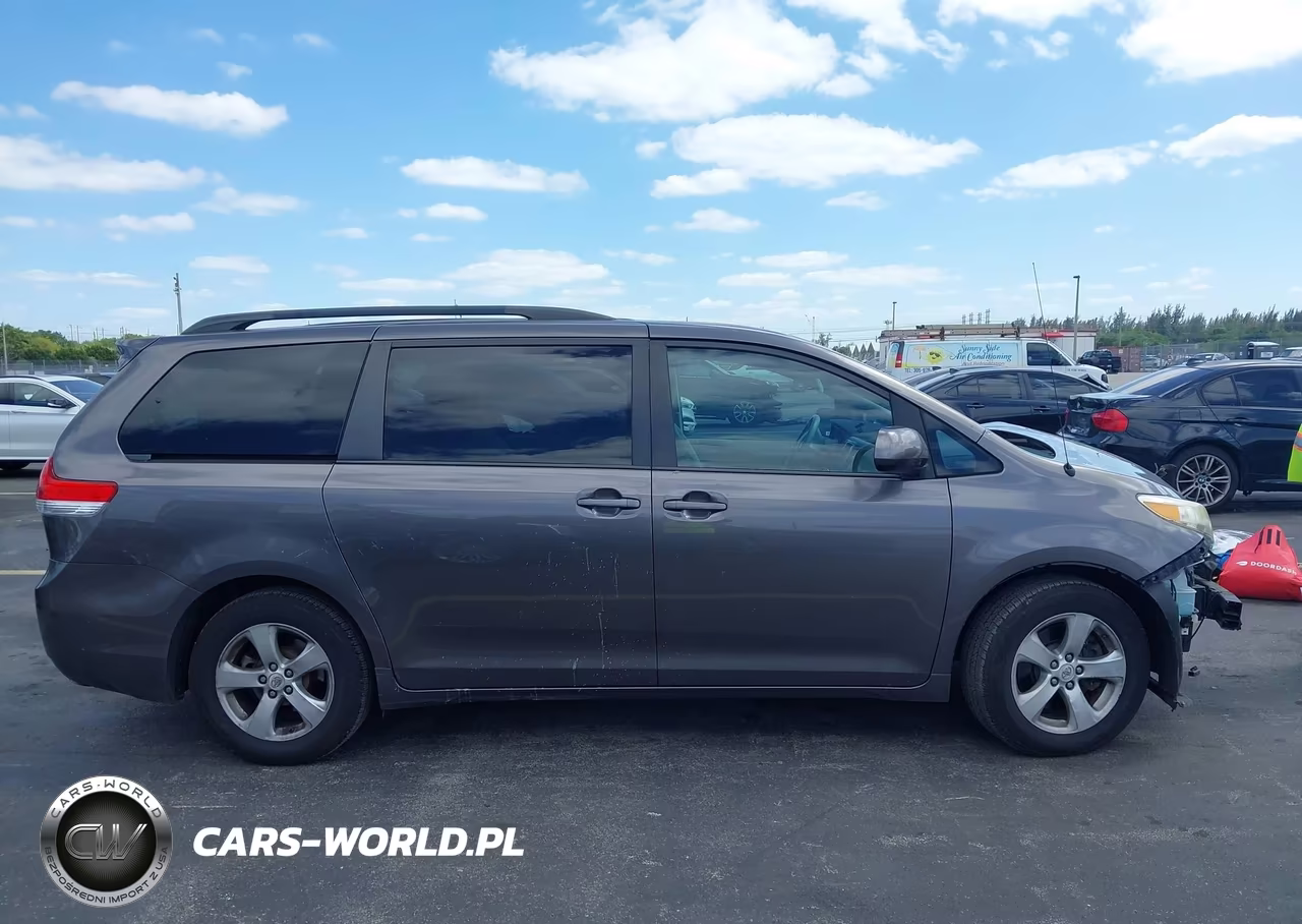 2012 Toyota Sienna Le V6 8 Passenger VIN:5TDKK3DC6CS274913 - 14