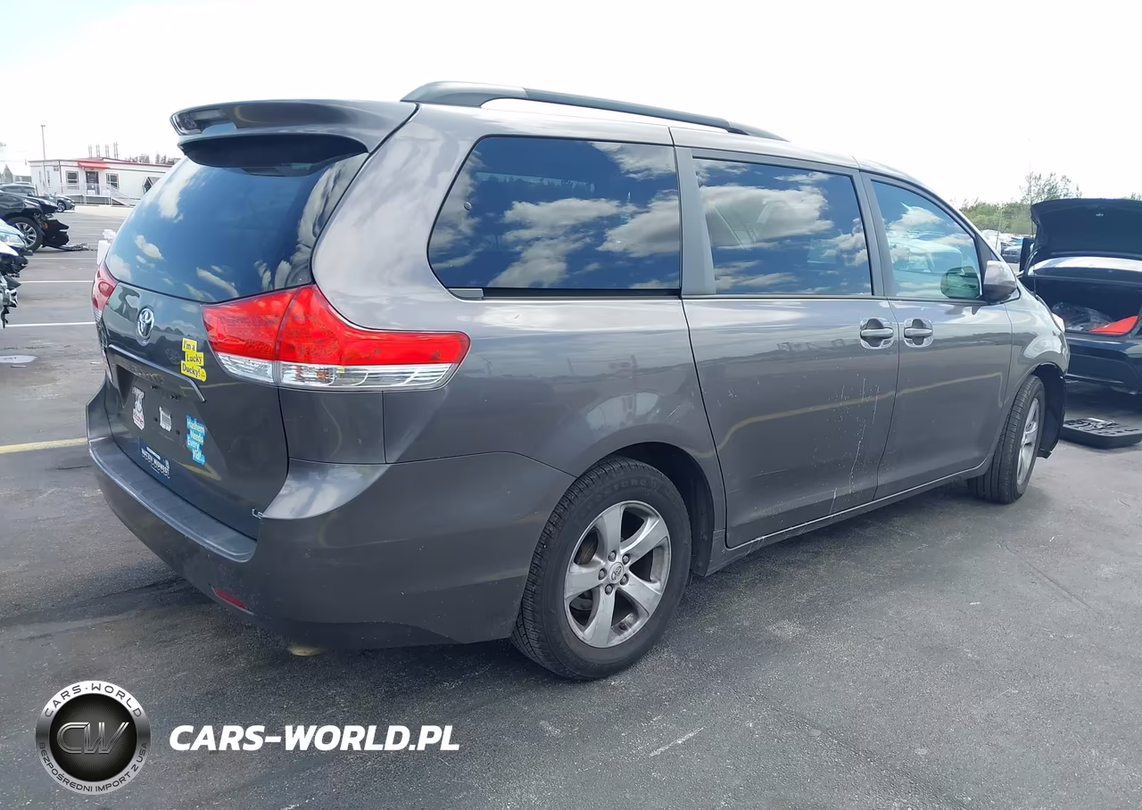 2012 Toyota Sienna Le V6 8 Passenger VIN:5TDKK3DC6CS274913 - 4