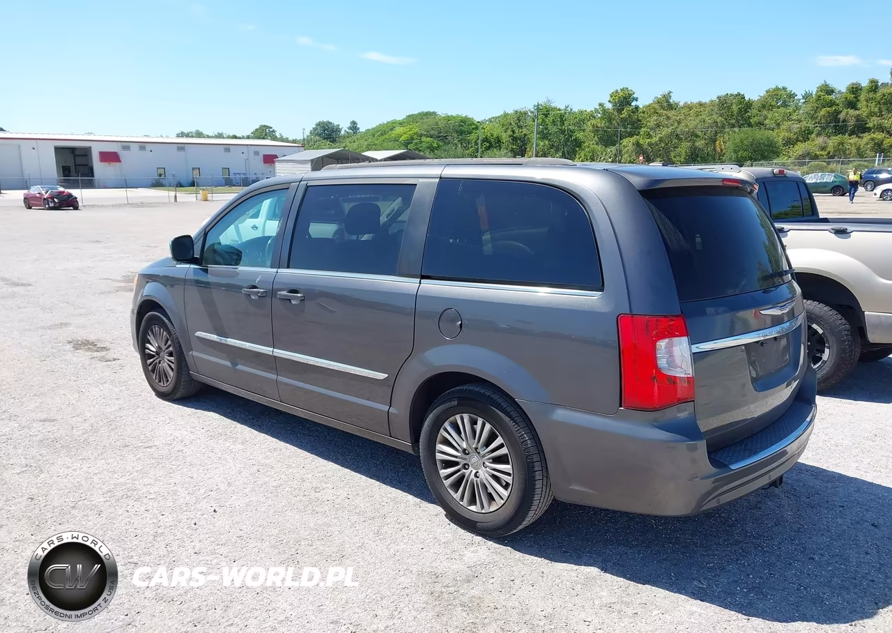 2015 Chrysler Town & Country Touring-L VIN:2C4RC1CG1FR742418 - 3