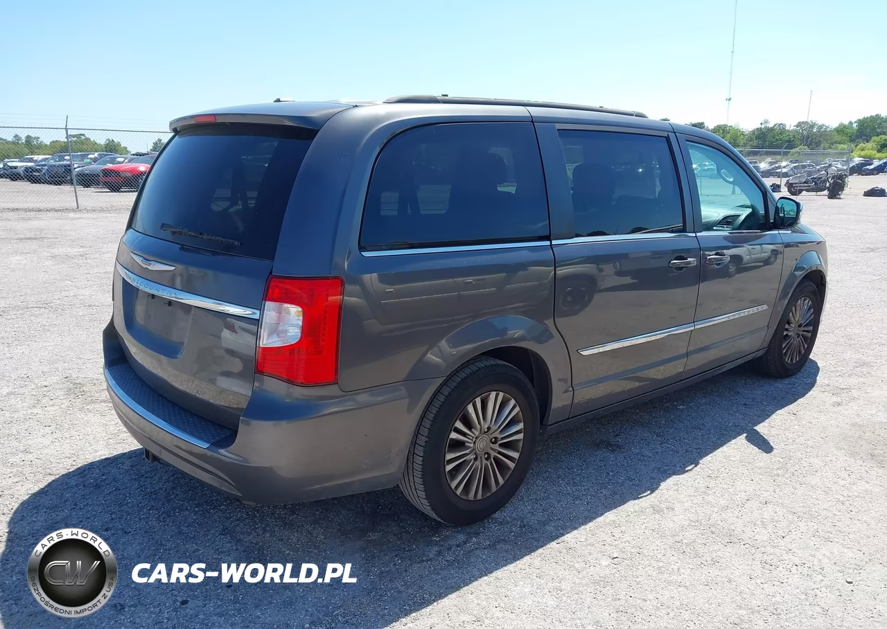 2015 Chrysler Town & Country Touring-L VIN:2C4RC1CG1FR742418 - 4