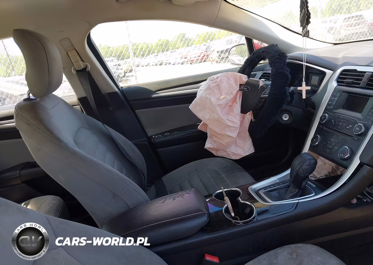 2014 Ford Fusion S VIN:3FA6P0G74ER322890 - 5