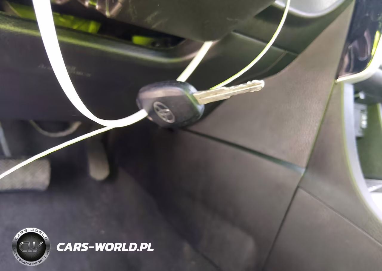 2017 Toyota Corolla Le VIN:5YFBURHE1HP624201 - 11