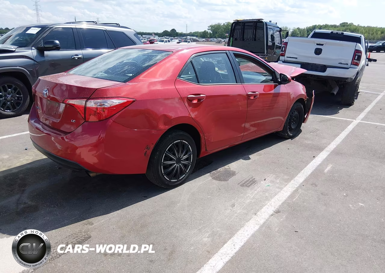 2017 Toyota Corolla Le VIN:5YFBURHE1HP624201 - 4