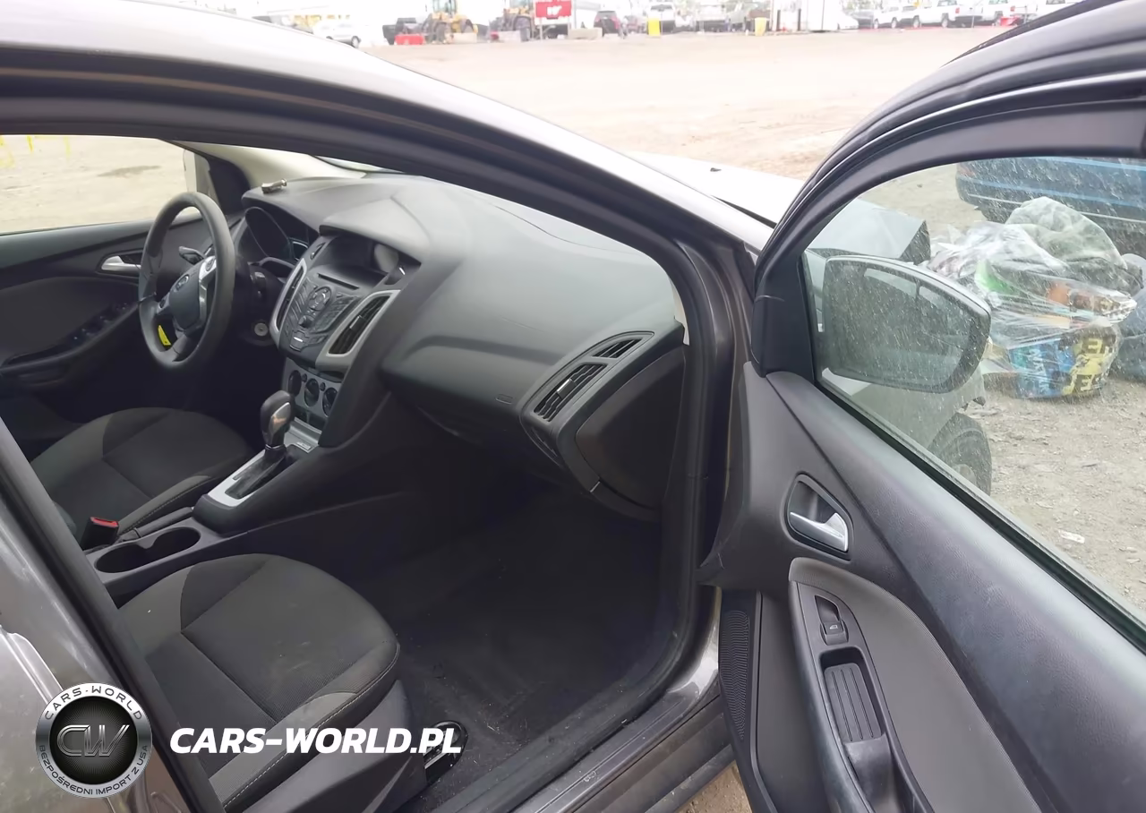 2014 Ford Focus Se VIN:1FADP3F20EL429092 - 5