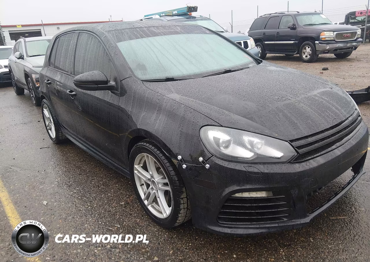 2013 Volkswagen Golf R 4-Door