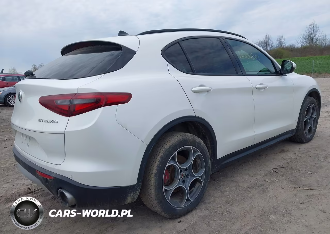 2018 Alfa Romeo Stelvio Ti Sport Awd VIN:ZASFAKNN0J7C00285 - 4
