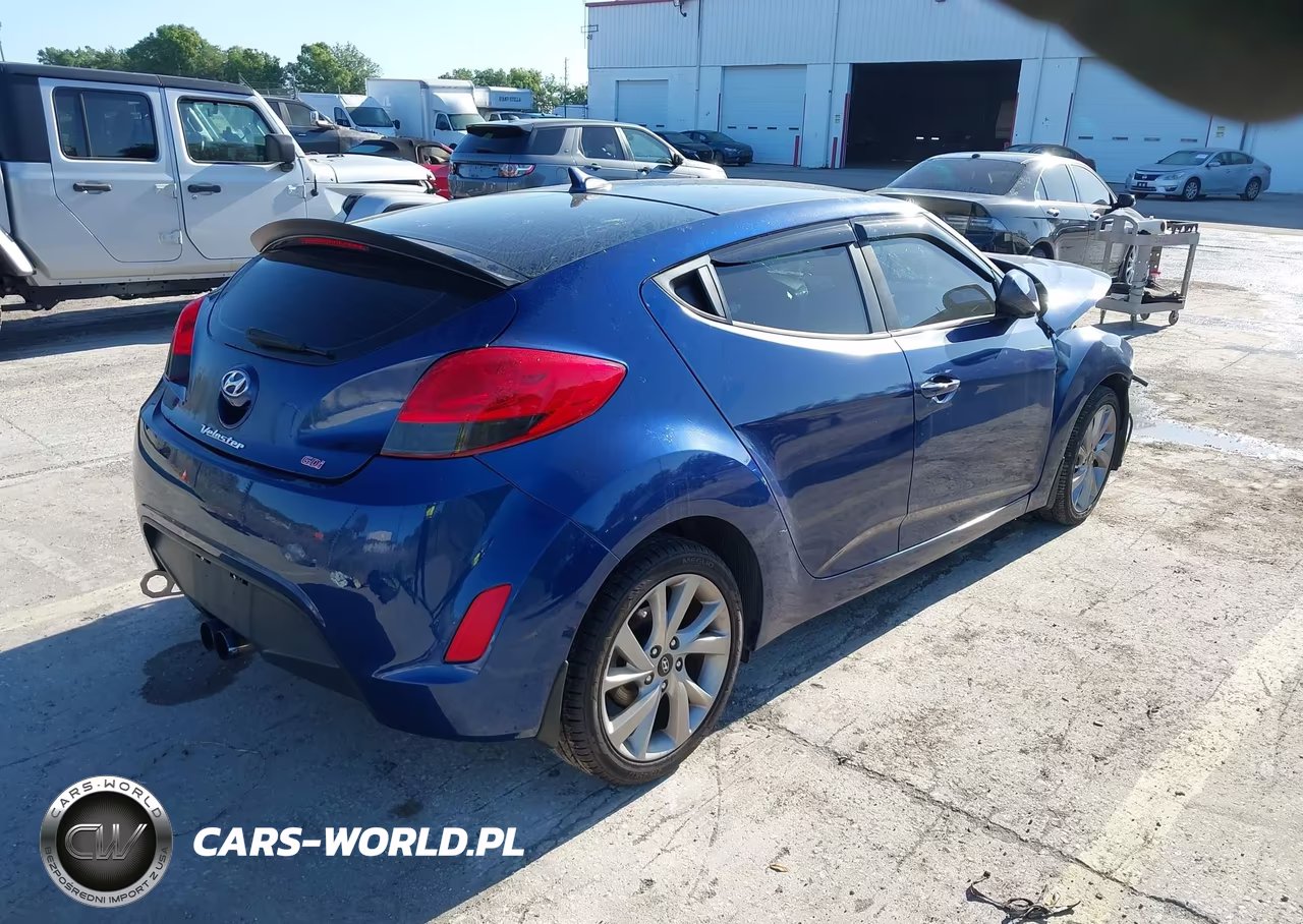 2016 Hyundai Veloster VIN:KMHTC6AD4GU293019 - 4