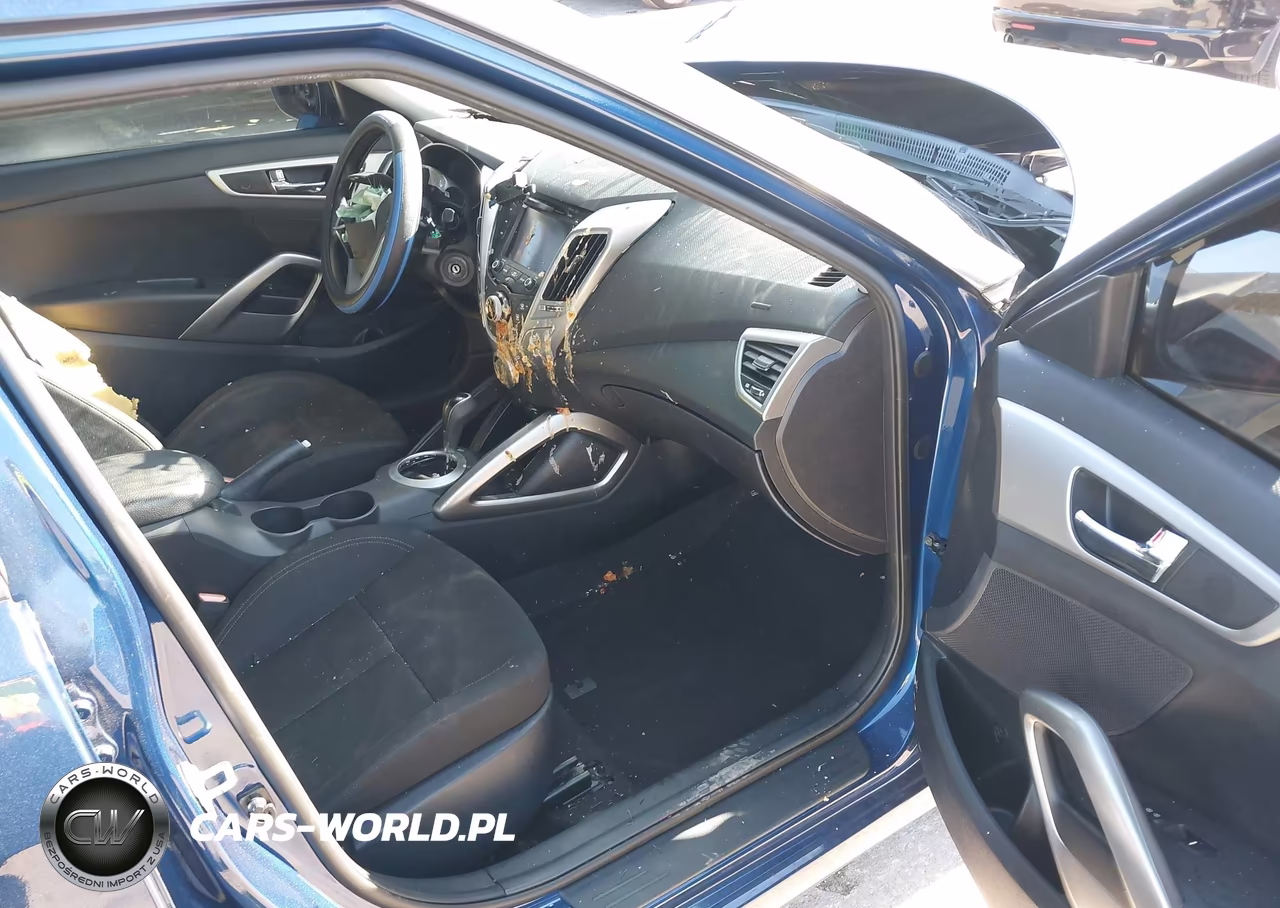 2016 Hyundai Veloster VIN:KMHTC6AD4GU293019 - 5