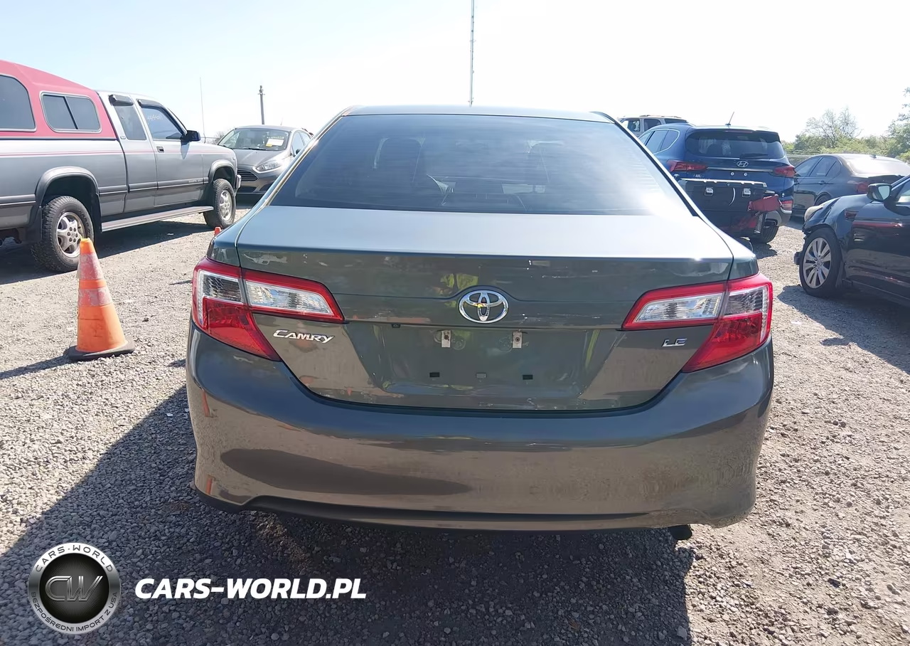 2014 Toyota Camry Le VIN:4T1BF1FK3EU846284 - 17