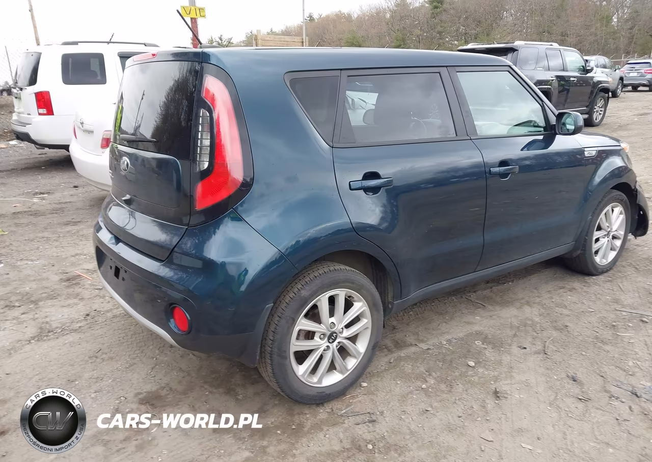 2017 Kia Soul + VIN:KNDJP3A5XH7438720 - 4