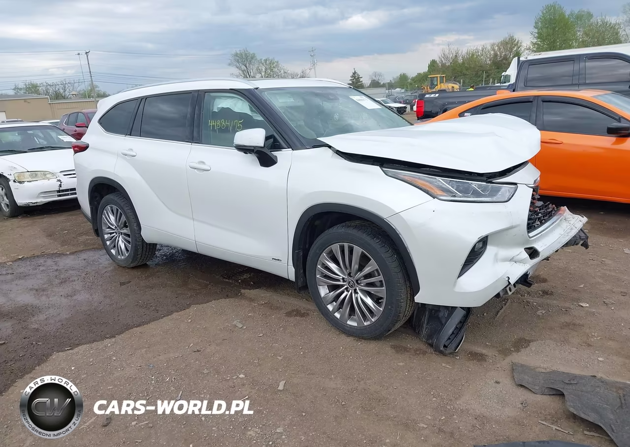 2023 Toyota Highlander Hybrid Platinum