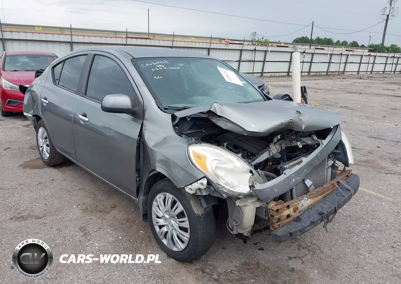 2013 Nissan Versa 1.6 Sv