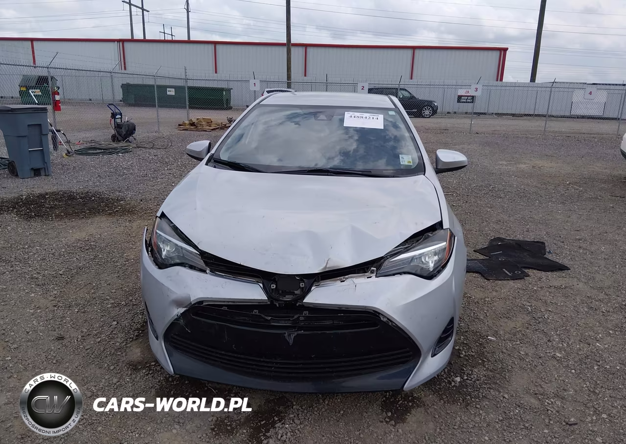 2018 Toyota Corolla Le VIN:5YFBURHE6JP844097 - 12