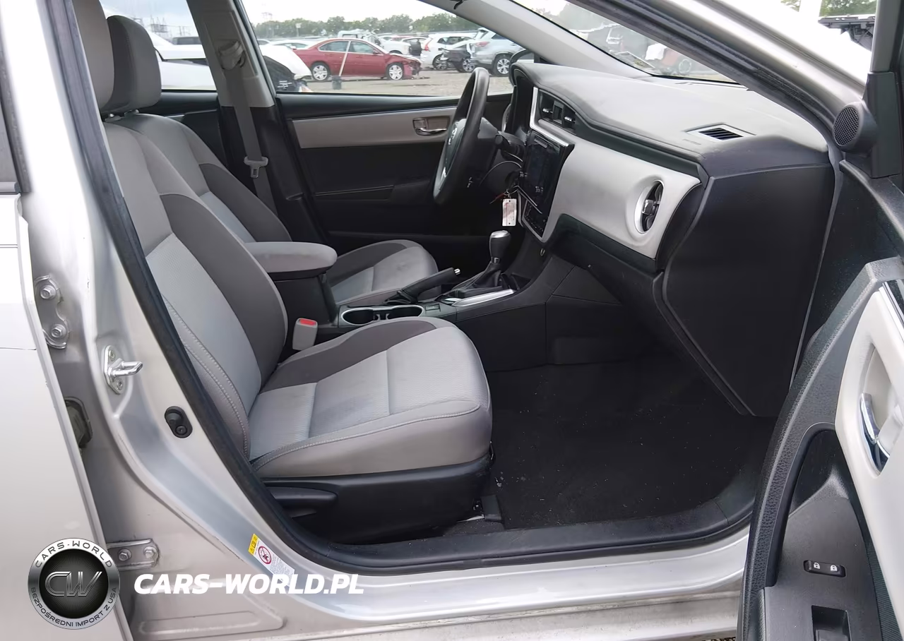 2018 Toyota Corolla Le VIN:5YFBURHE6JP844097 - 5